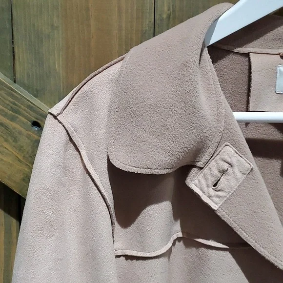 Westbound TAN FAUX SUEDE SHACKET SIZE SMALL - Picture 2 of 8